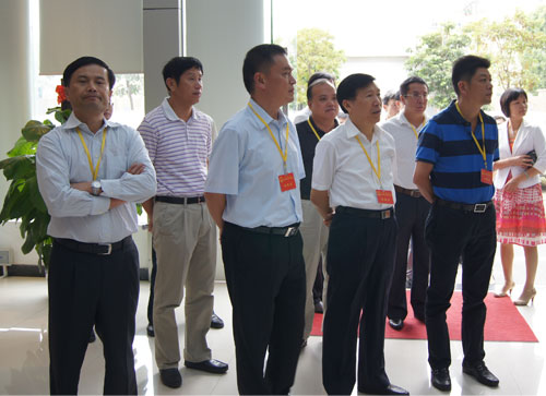 市委副書(shū)記姚康一行蒞臨我司考察指導(dǎo)工作